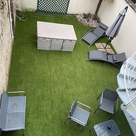 Anselme, F2 Duplex Avec Cour Commune Et Proche De La Mer ,2 Ver-sur-Mer Exterior foto